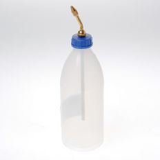KUNSTSTOF OLIESPUIT INCLUSIEF MESSING TUIT AFSLUITBAAR 500ML