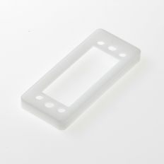 AXA ONDERLEGPLAAT VOOR RAAMSLUITINGEN 3309-3308-3302 6MM WIT KUNSTSTOF 3305-60-95/E
