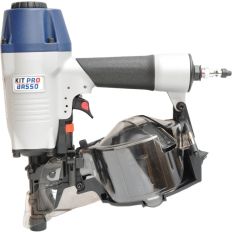 C28/65-A1 PNEUMATISCHE TACKER VOOR 15° PLATTE ROL, EN NAGELS OP PLASTIC UTC BAND 15° - NAGELS VAN 2,3 X 32 TOT 2,5 X 65 (NAGELS KOP Ø6 MA X IMAAL), IN KOFFER