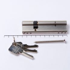 OXLOC PROFIELCILINDER DUBBEL MET GEVARENFUNCTIE 30/70 SKG** OXLOC PROFIELCILINDER DUBBEL MET GEVARENFUNCTIE 30/70 SKG**