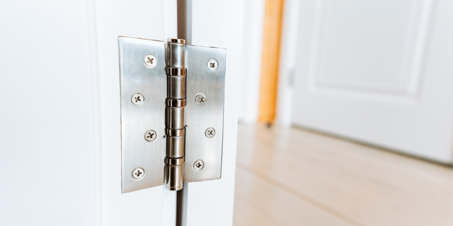 De juiste buitendeurscharnieren kiezen: Een complete gids